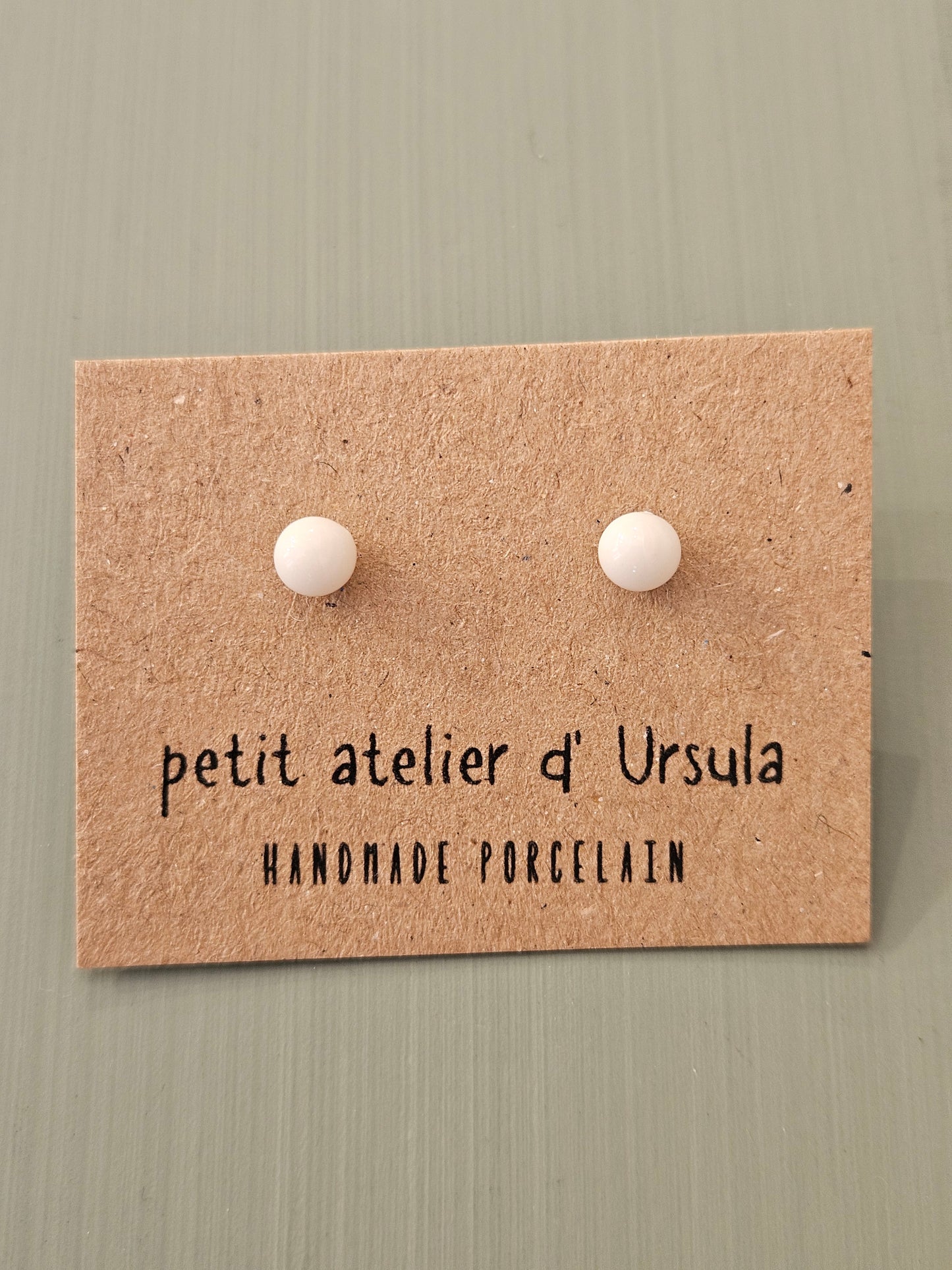 Naušnice "Petit Atelier D'Ursula" (bijeli biser)